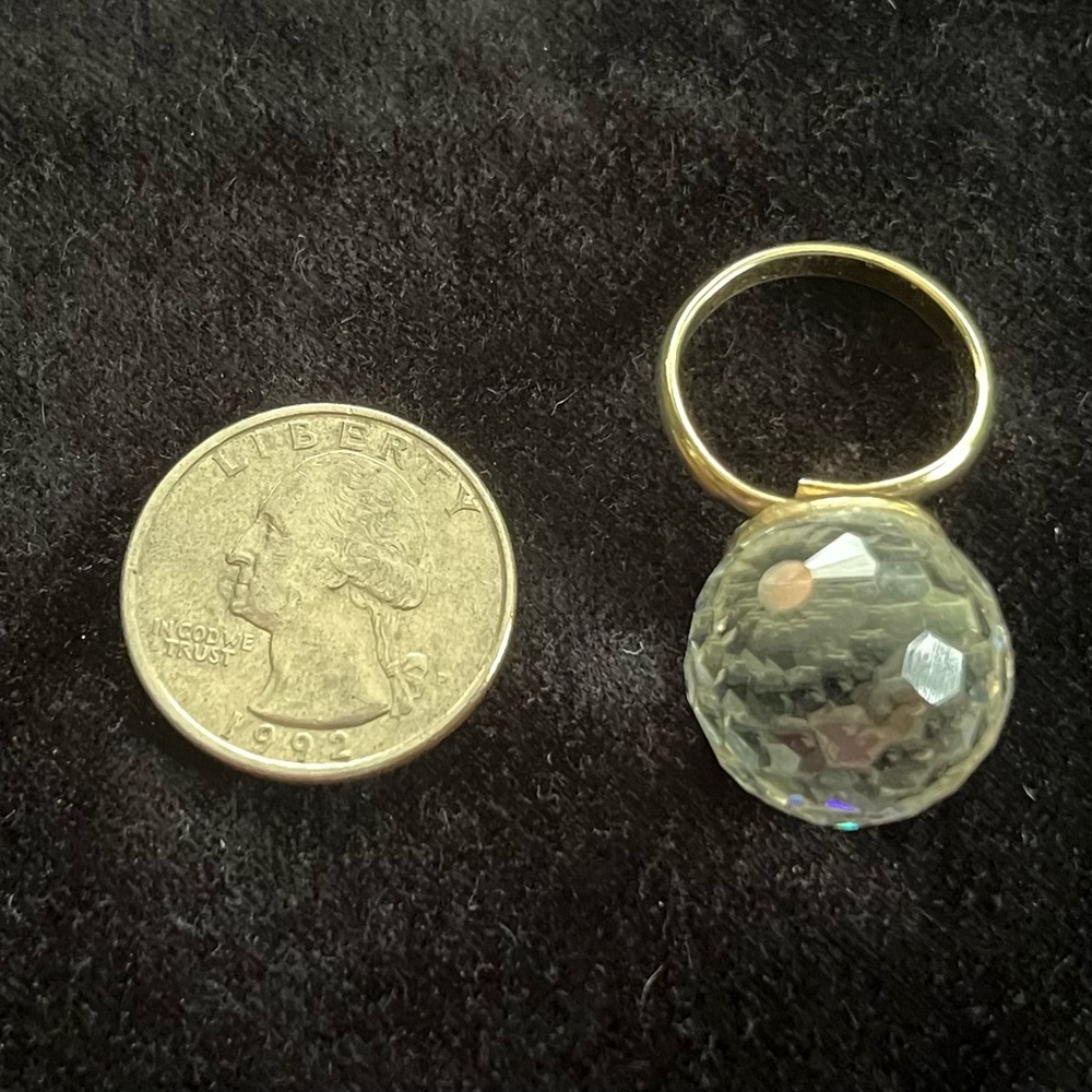 Elegant Gold and Crystal Ring